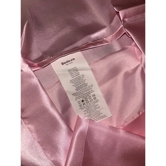 Bedsure 2 Pink Silk Pillowcases - Picture 4 of 5